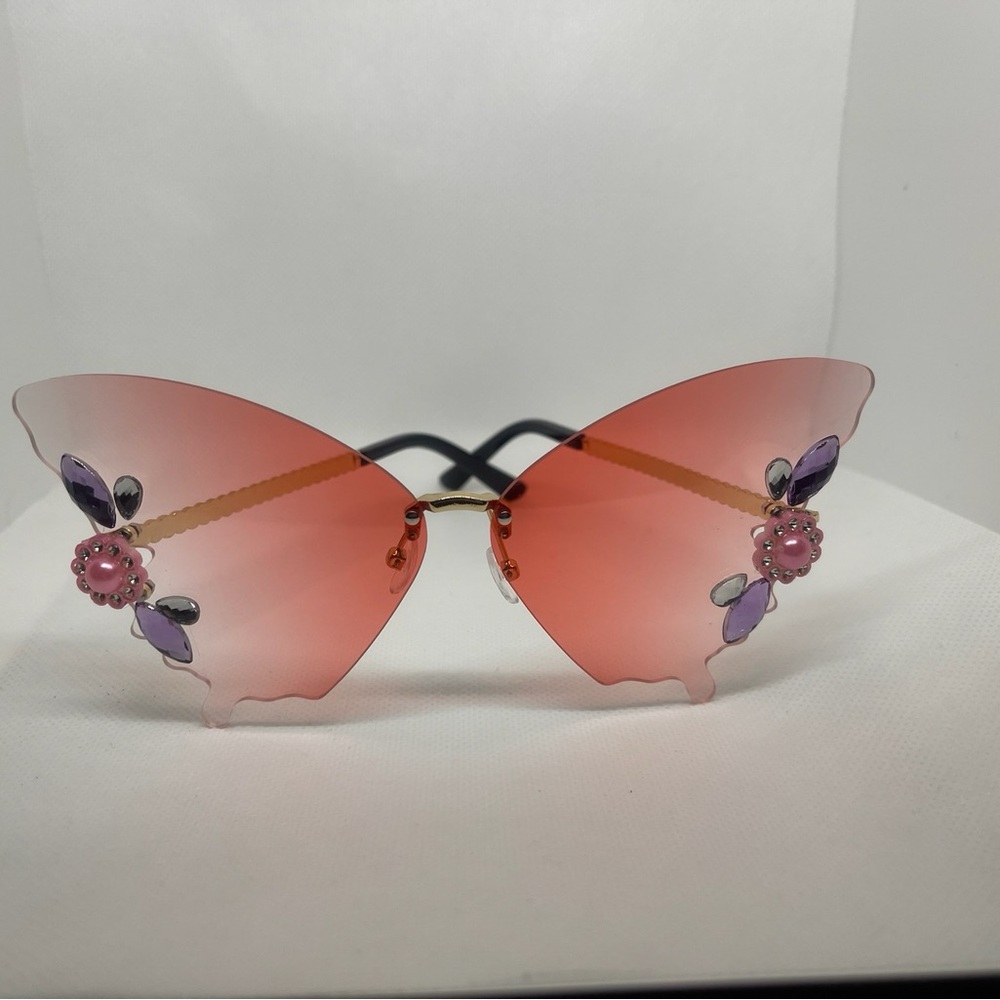 Butterfly Cutout Sunglasses | Pink Ombre Lens with Rhinestones